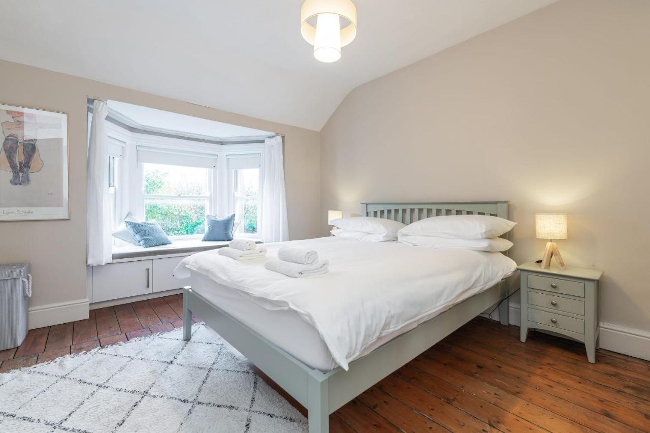 Oakwood House * Dublin